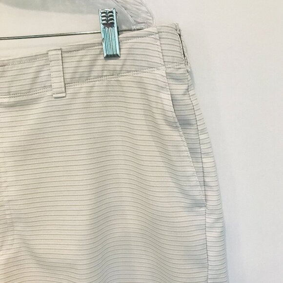 Ben Hogan Men's Flat Front Striped Bermuda Golf Shorts Sz 40 in Gray White - Picture 3 of 9